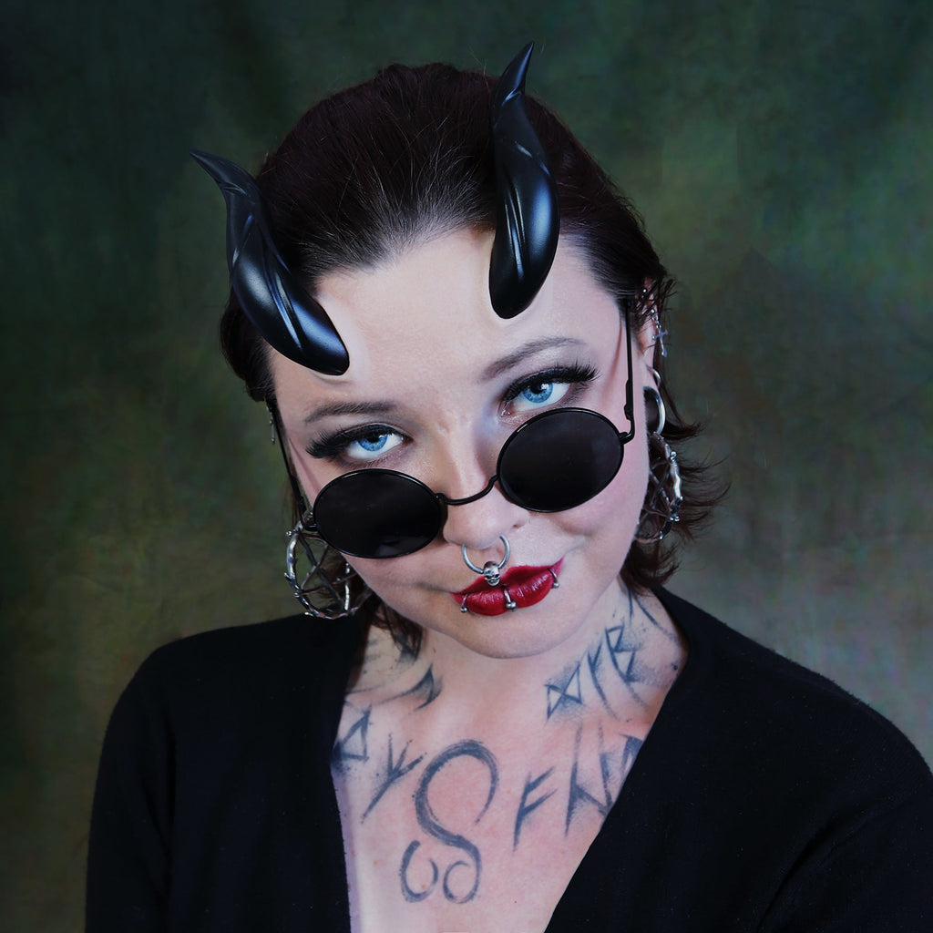 Curved Horns - Meduusat Studio